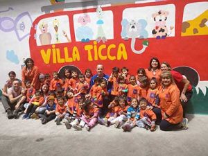 Floyd Krom with elementary students in Equador.