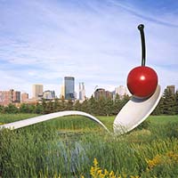 Photo of the Cherry and Spoonbridge statue at the Walker Art Center.