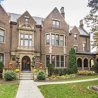 Photo of the outside of James J. Hill house