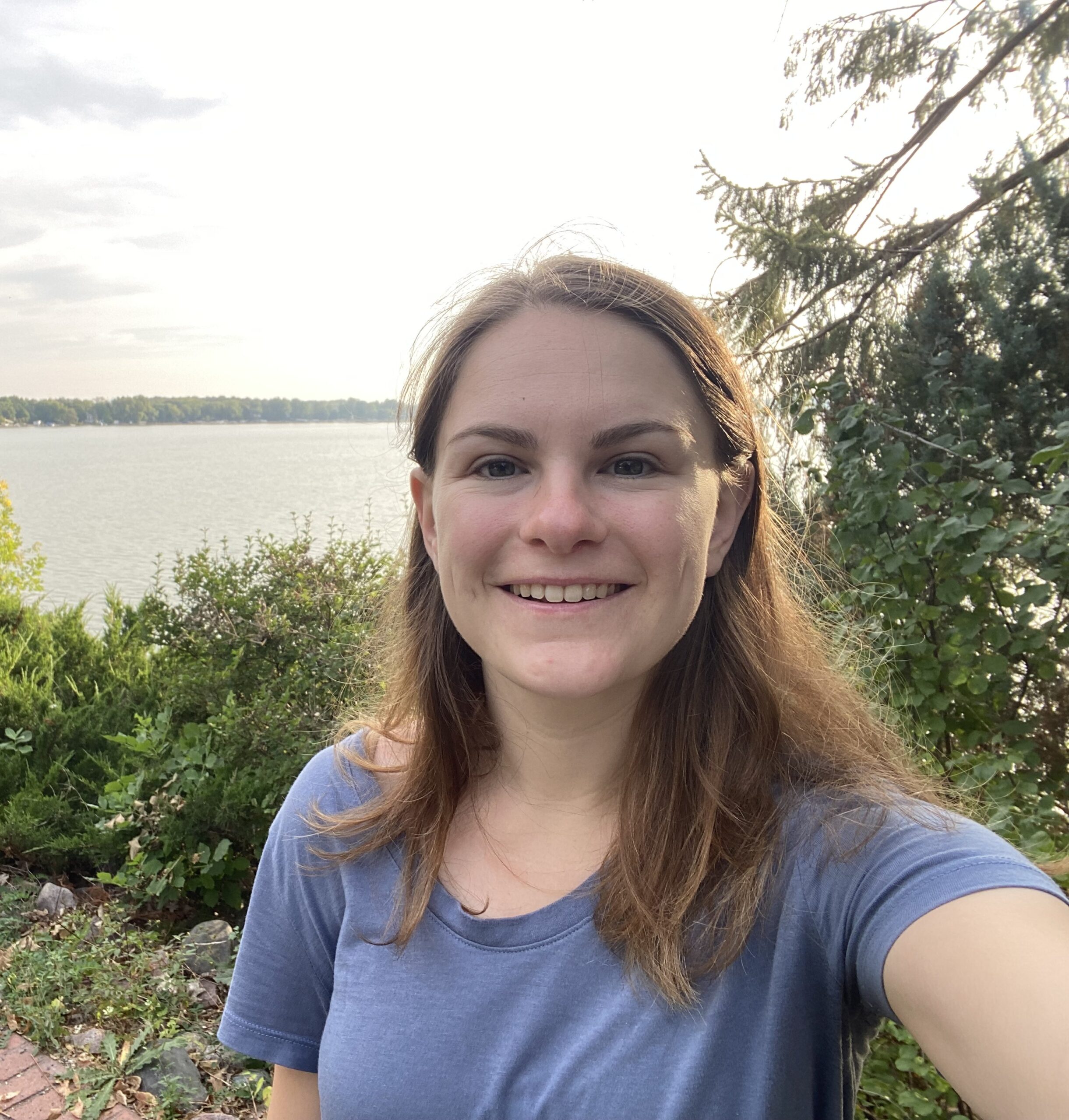 Abby (Gore) Farber ’21 takes a selfie in front of a lake