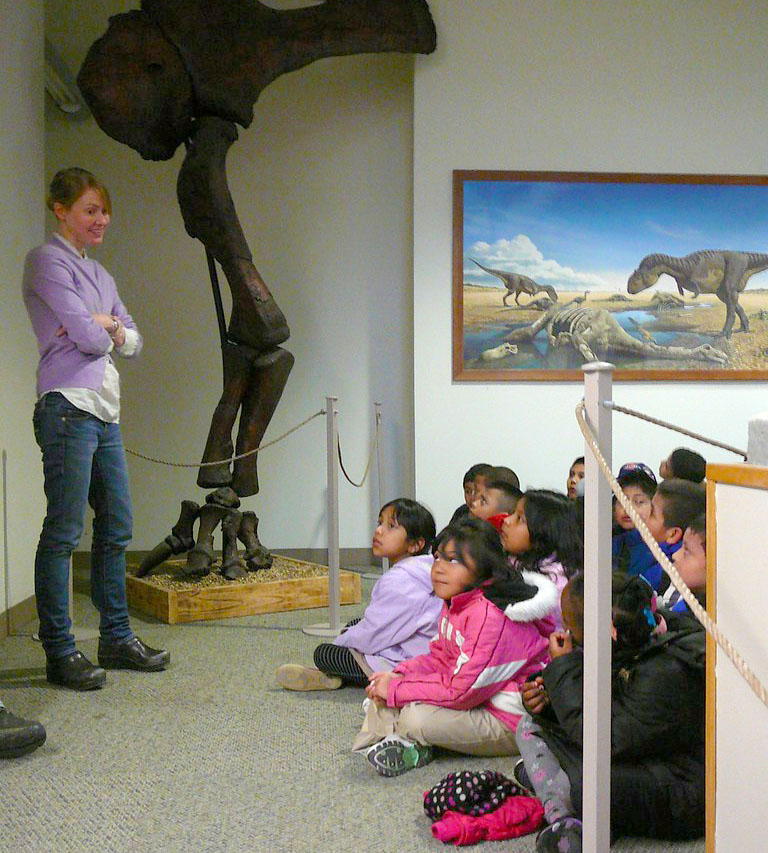 Elementary student visit to Macalester