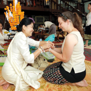 Kristina Krohn '05 helping patients in Laos